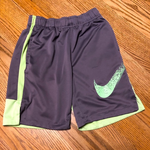 Nike Boy’s Dri-Fit Basketball Shorts, Gray and Green - Size Youth Medium - Picture 1 of 9